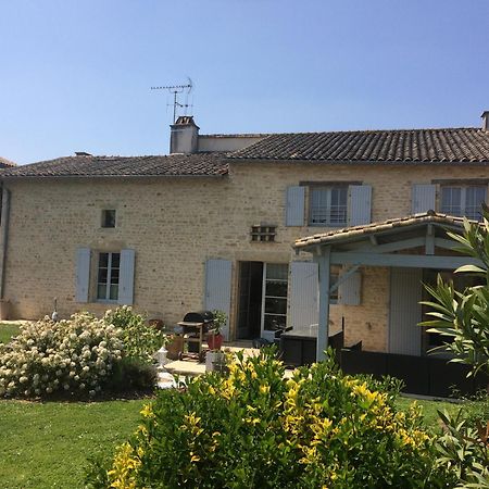 Les Chenets Bed and Breakfast Chenay  Buitenkant foto