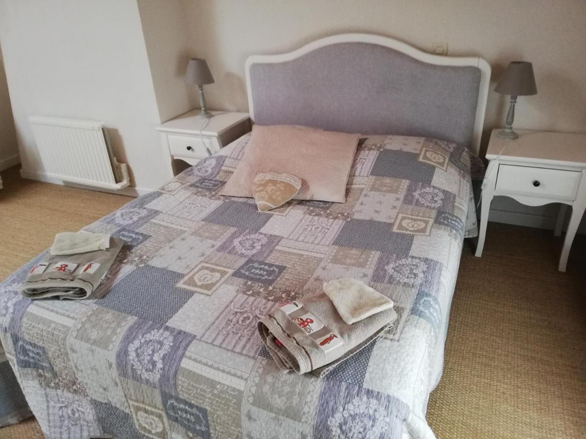Les Chenets Bed and Breakfast Chenay  Buitenkant foto
