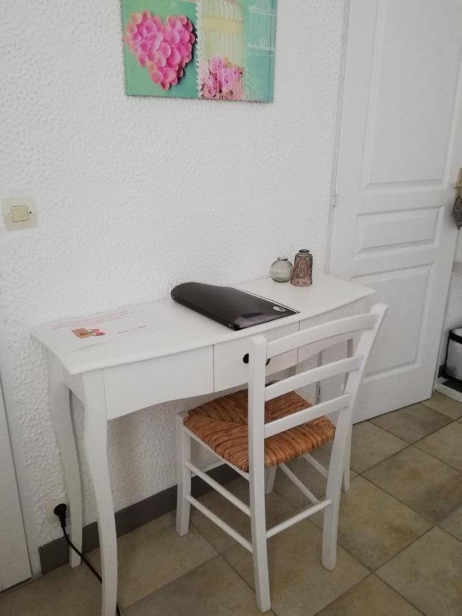Les Chenets Bed and Breakfast Chenay  Buitenkant foto