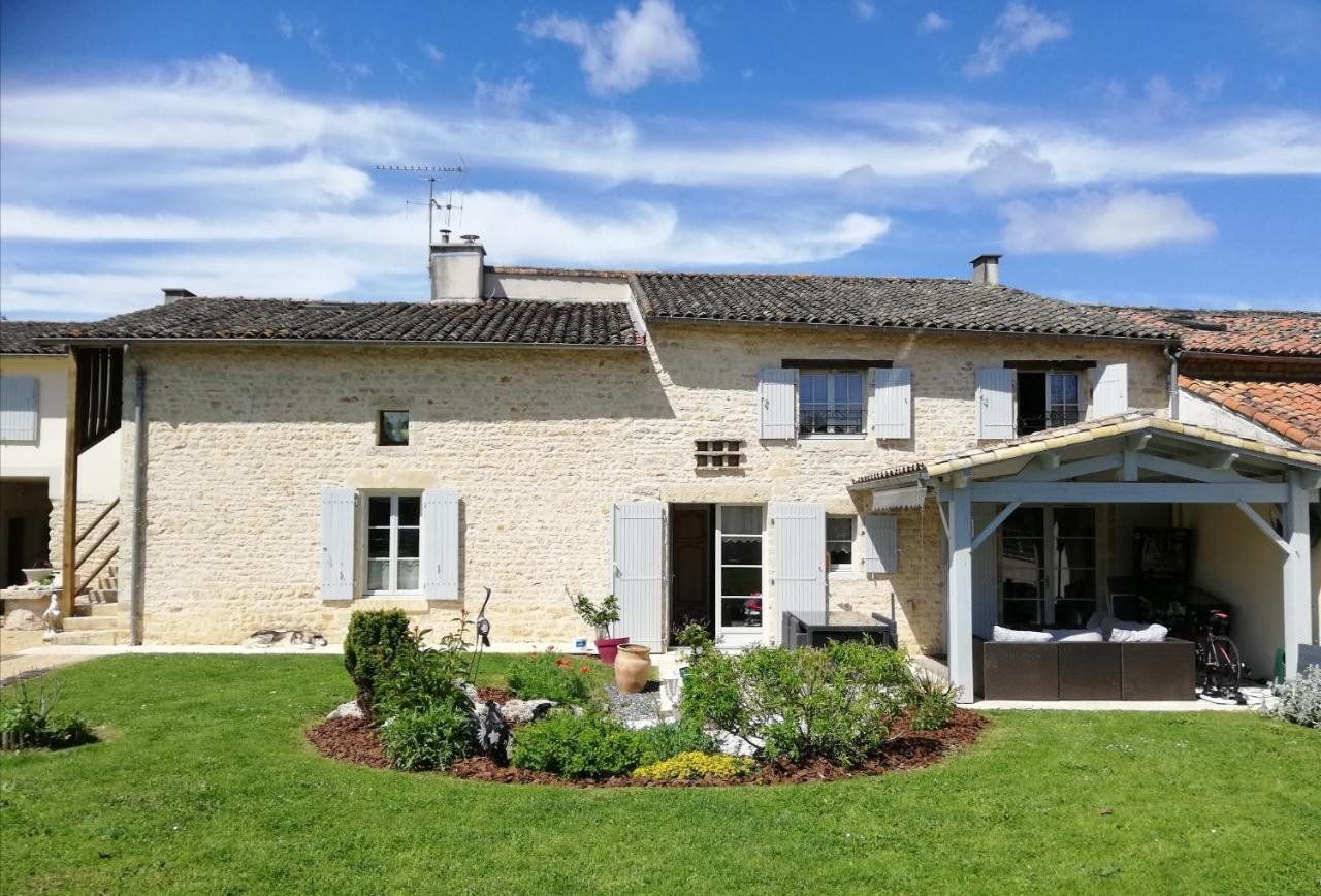 Les Chenets Bed and Breakfast Chenay  Buitenkant foto