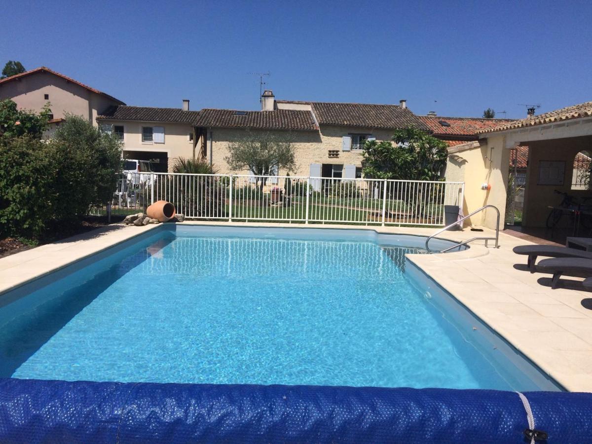 Les Chenets Bed and Breakfast Chenay  Buitenkant foto