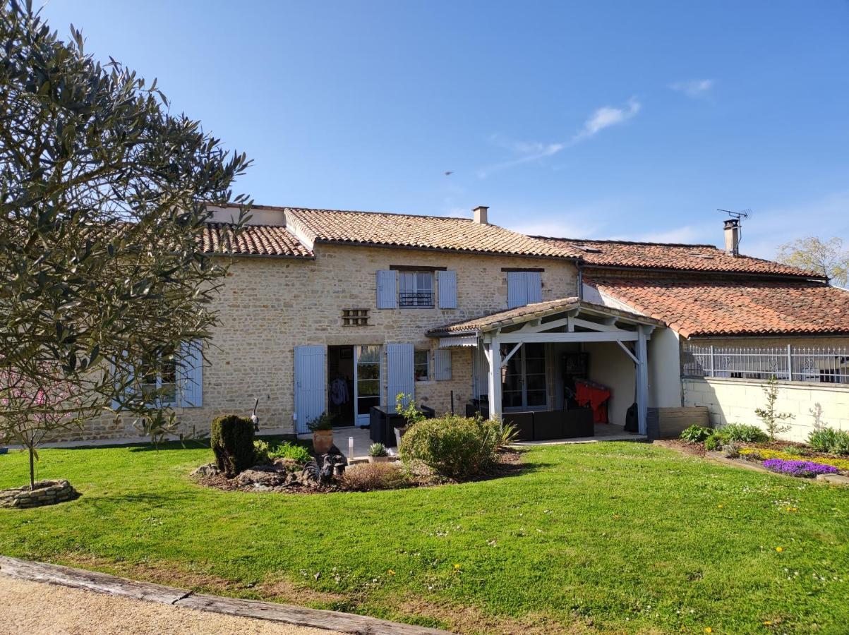 Les Chenets Bed and Breakfast Chenay  Buitenkant foto