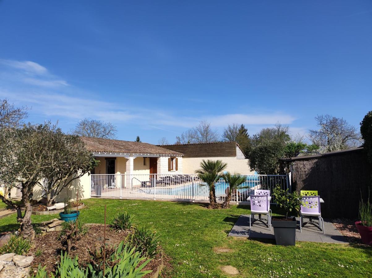 Les Chenets Bed and Breakfast Chenay  Buitenkant foto