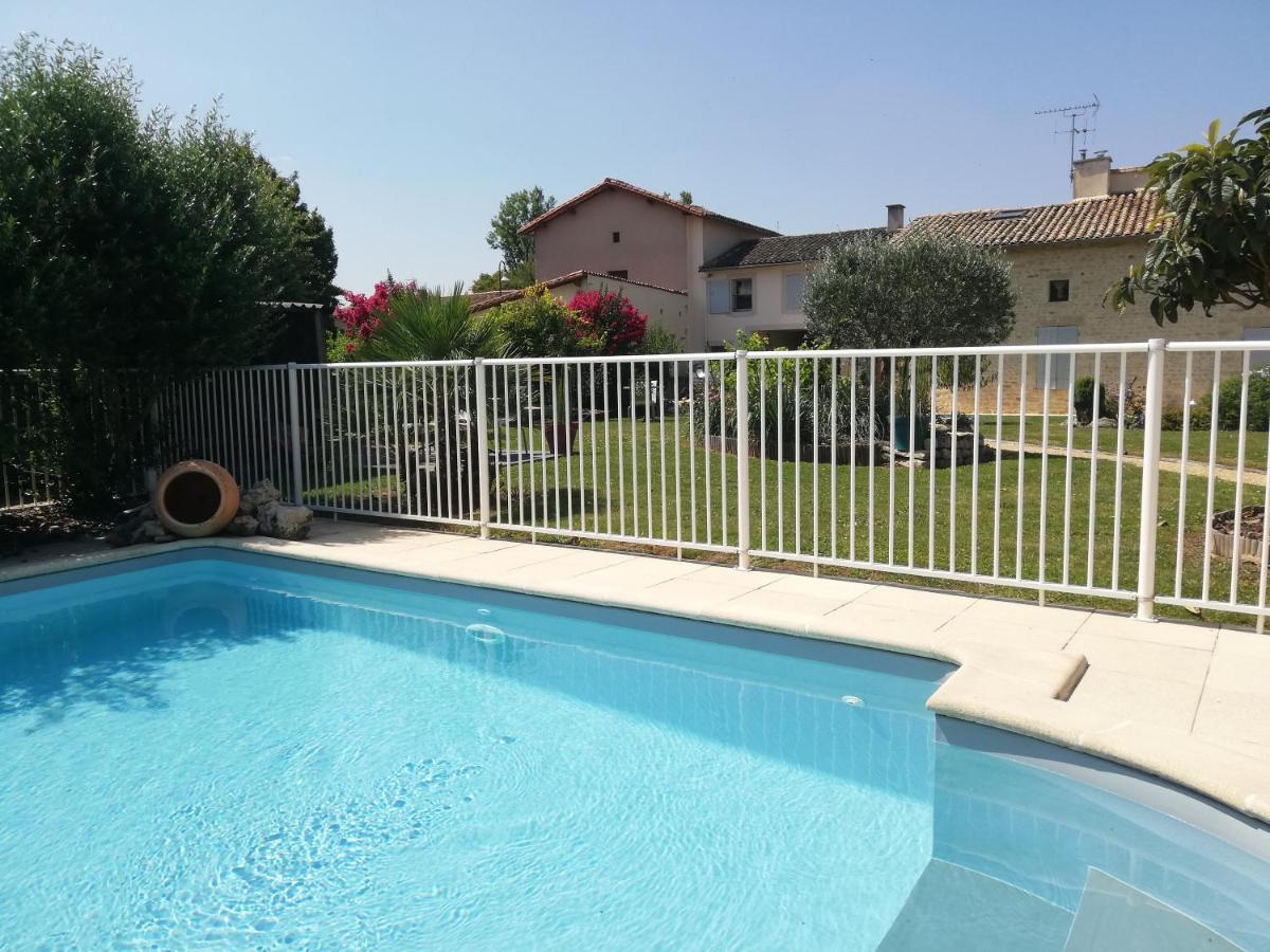 Les Chenets Bed and Breakfast Chenay  Buitenkant foto