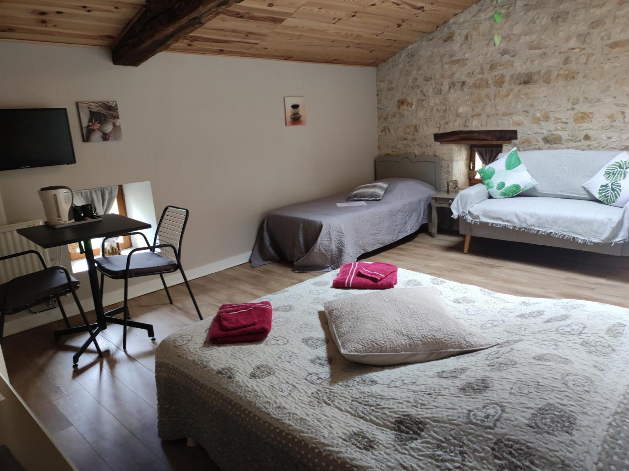 Les Chenets Bed and Breakfast Chenay  Buitenkant foto
