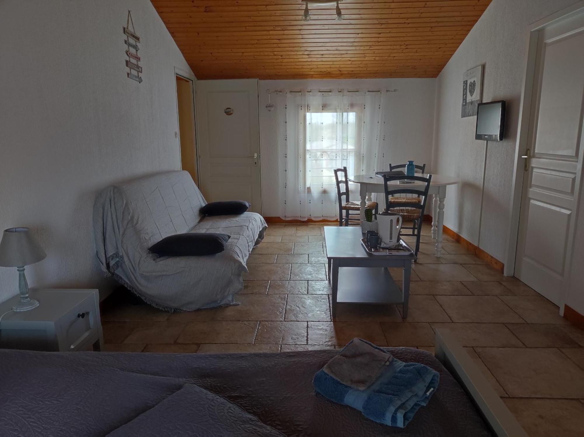 Les Chenets Bed and Breakfast Chenay  Buitenkant foto