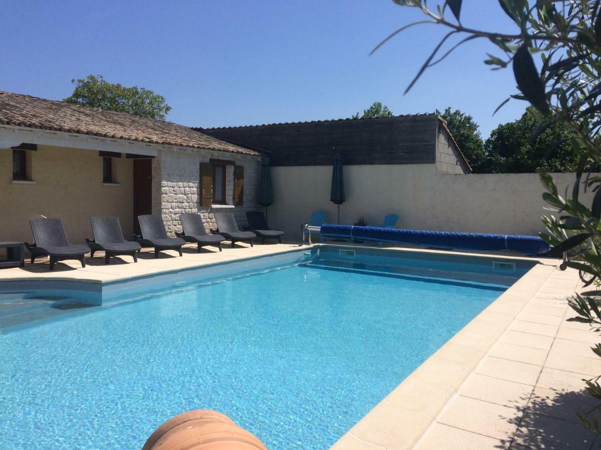 Les Chenets Bed and Breakfast Chenay  Buitenkant foto
