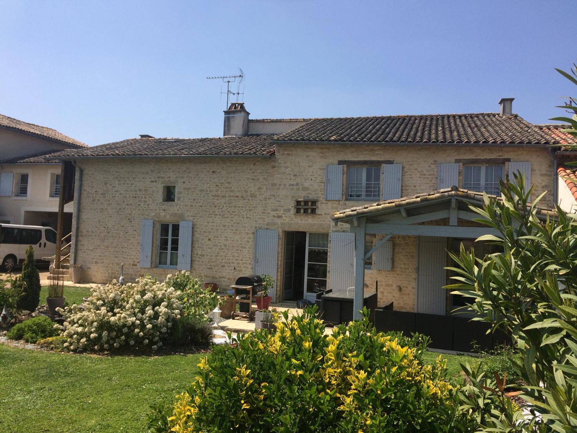 Les Chenets Bed and Breakfast Chenay  Buitenkant foto