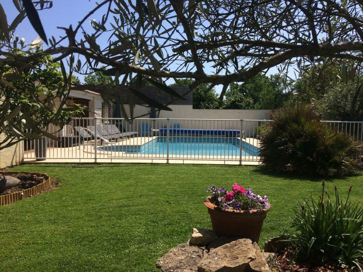 Les Chenets Bed and Breakfast Chenay  Buitenkant foto